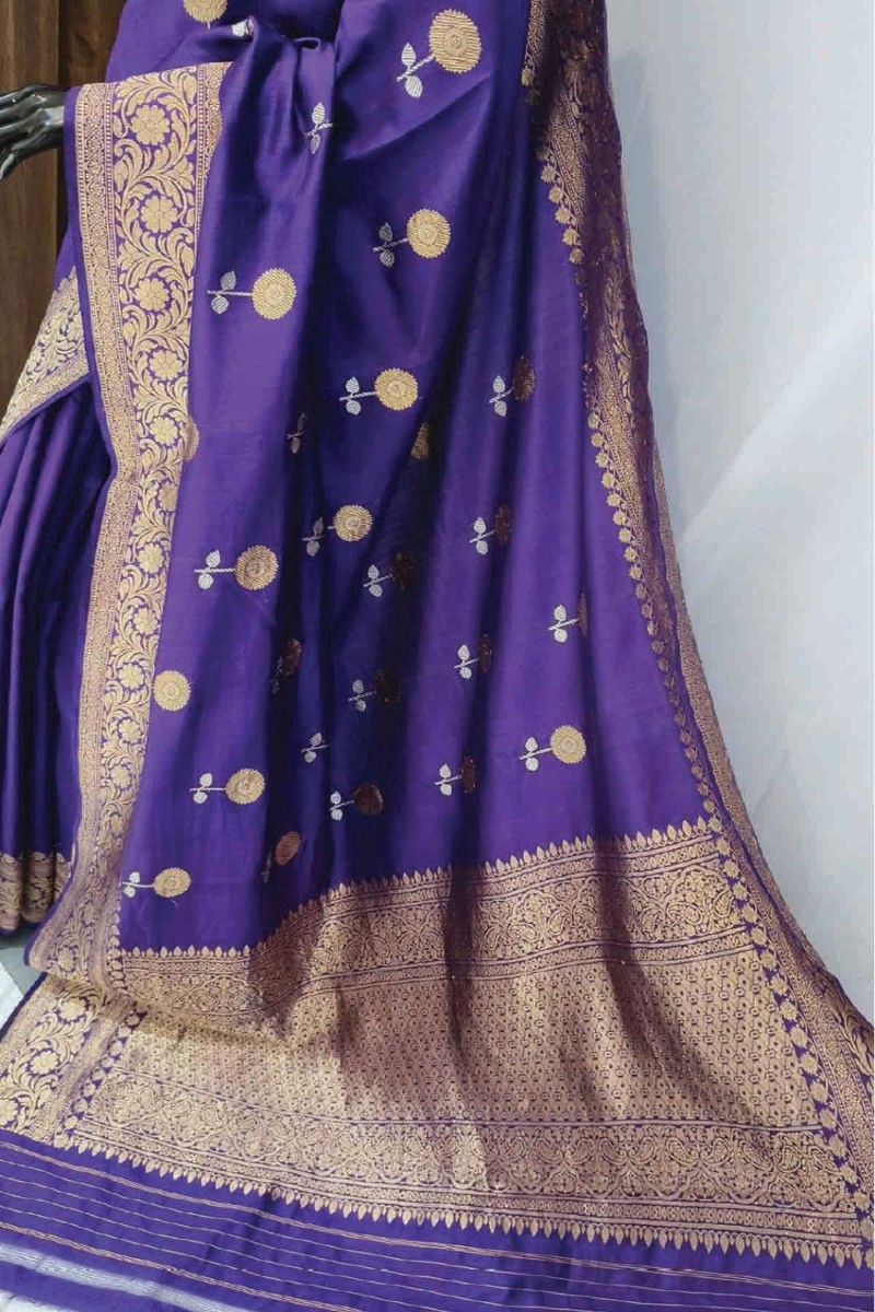 Embellished, Embroidered Bollywood
                                    Organza Saree (Green)