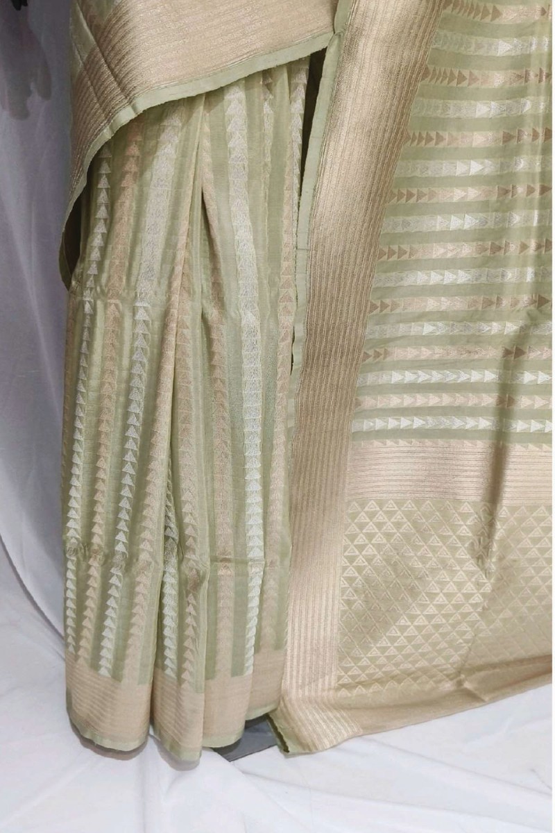 Embellished, Embroidered Bollywood
                                    Organza Saree (Green)