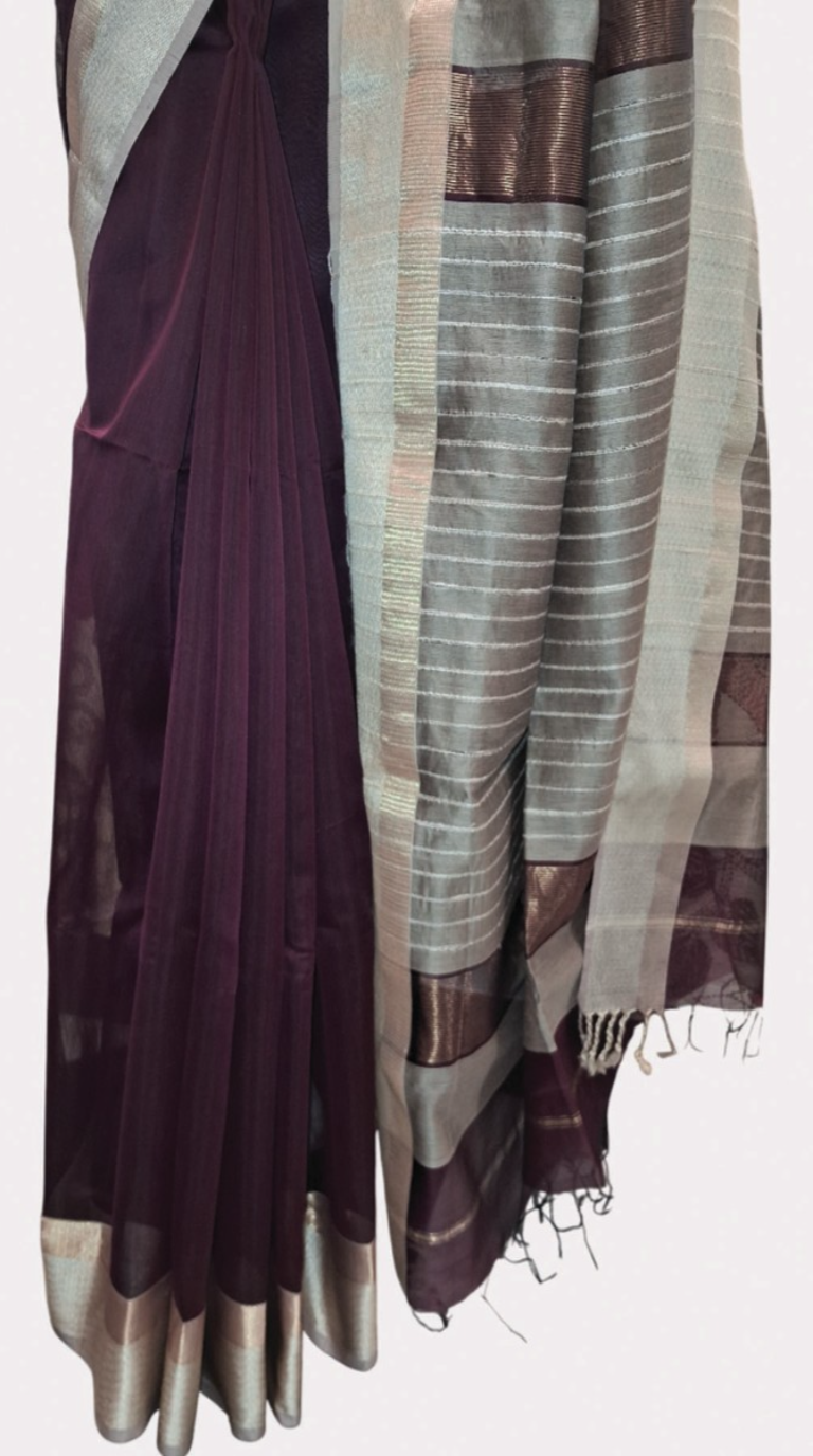 Embellished, Embroidered Bollywood
                                    Organza Saree (Green)
