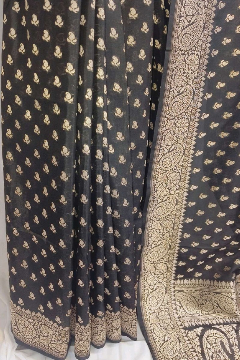 Embellished, Embroidered Bollywood
                                    Organza Saree (Green)